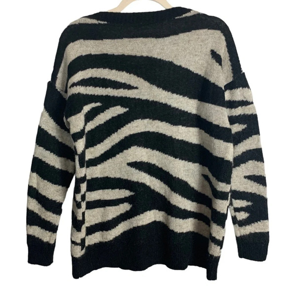 Club Monaco Women’s Mohair Blend Zebra Print Pullover  Sweater Medium David Rose - Picture 2 of 14